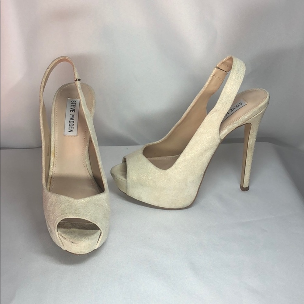 Steve Madden along back peeptoe pumps